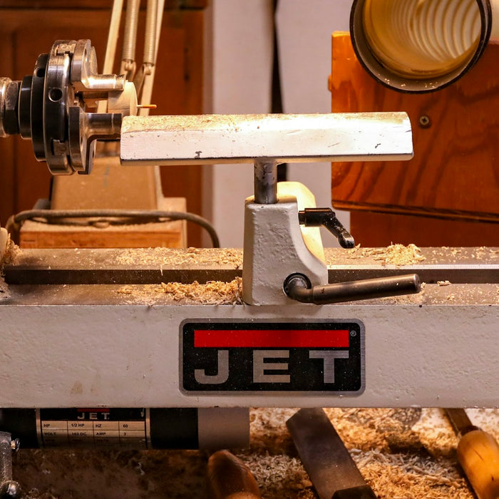 The Science Behind High-Performance Woodworking Lathes